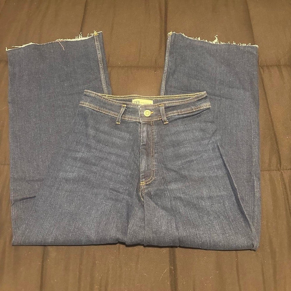 Zara Relaxed Blue Denim Jeans Timeless Style